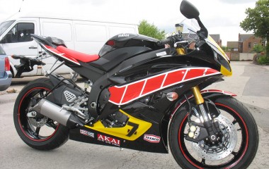 Yamaha R6 Akai