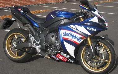 Yamaha R1 Sterilgarda