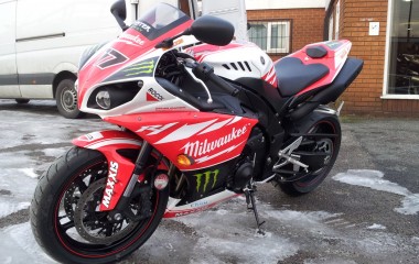 Yamaha R1 Milwaukee