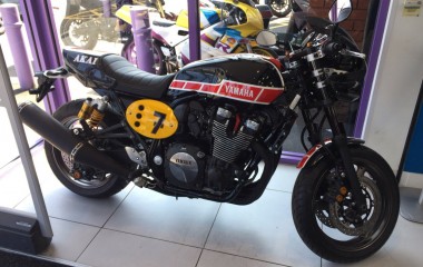 Yamaha XJR Racer 