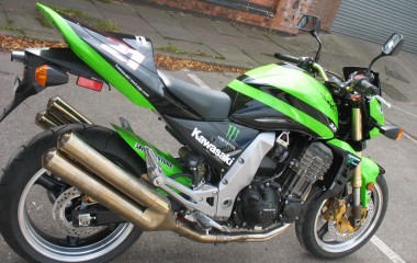 kawasaki-z1000-monster