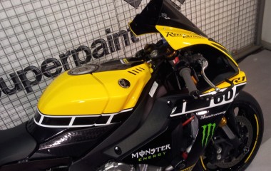 Yamaha R1 Yellow