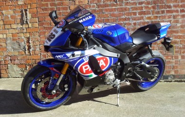 Pata Yamaha R1