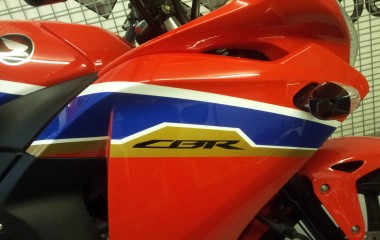 Honda CBR125R Red Blade Firebalde