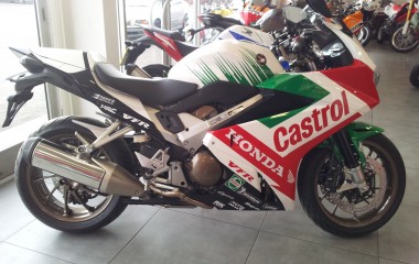 Honda VFR800 Castrol White red green