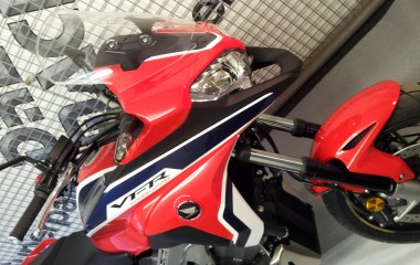 Crossrunner Honda VFR800 Red 