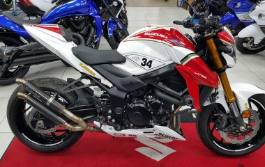 Suzuki GSX-S 750 Schwantz Lucky Strike red white 