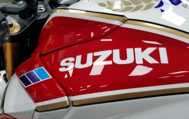 Suzuki GSX-S 750 Schwantz Lucky Strike red white 