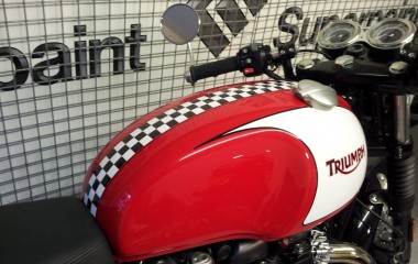 Triumph Thruxton Red Check