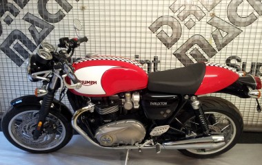 Triumph Thruxton Red Check