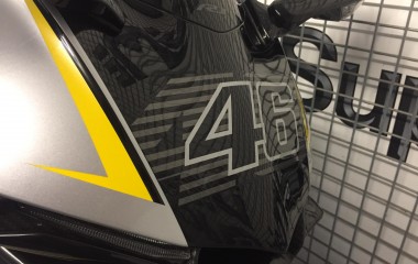 Yamaha R1 46 Black Rossi