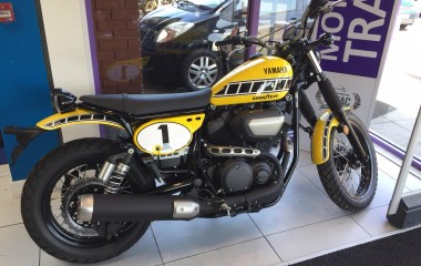 Yamaha SCR yellow black speed block Kenny Roberts 