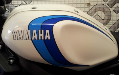 Yamaha XSR LC Designs blue white black RD350LC Retro