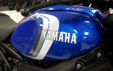 Yamaha XSR LC Designs blue white black RD350LC Retro
