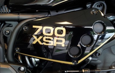 Yamaha XSR Retro Race Design black red gold 