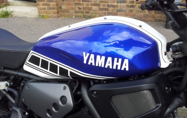 Yamaha XSR Anniversary Blue white speed block kenny roberts