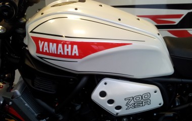 Yamaha xsr700 Retro Race Design White