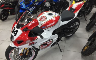 Suzuki GSXR1000 Lucky Strike 93 white red Kevein Schwantz Classic Motogp