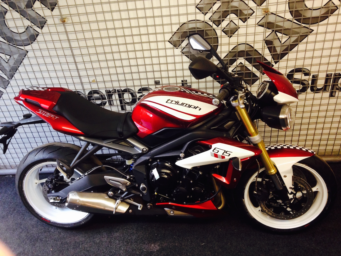 triumph street triple wrap